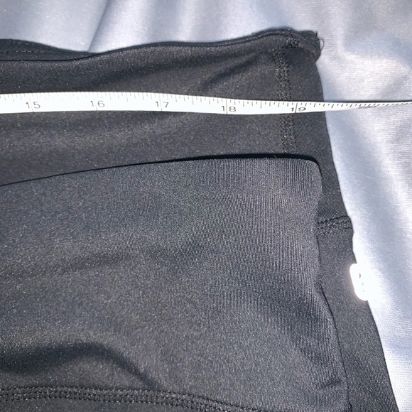 Fabletics super soft leggings 🦵 - Picture 2 of 4